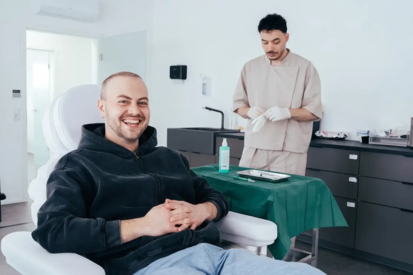 Behandlungsraum der Hair Genesis Praxis in Mannheim-Friedrichsfeld